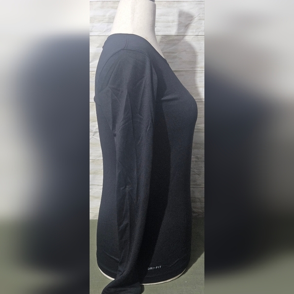 Nike Dry Fit Women's Small Black Long Sleeve Tee - Picture 4 of 9